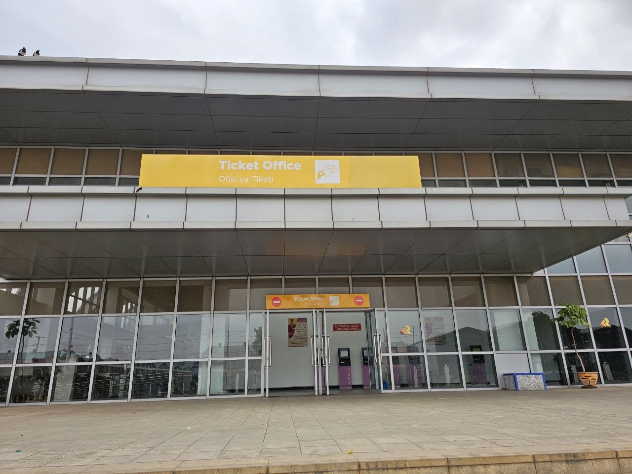 Ticket office entrance at the SGR station
